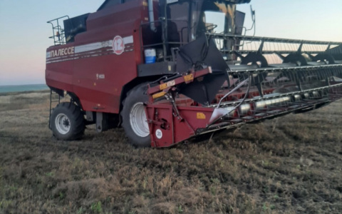 Комбайнер из Мордовии лишился ноги, когда производил очистку бункера