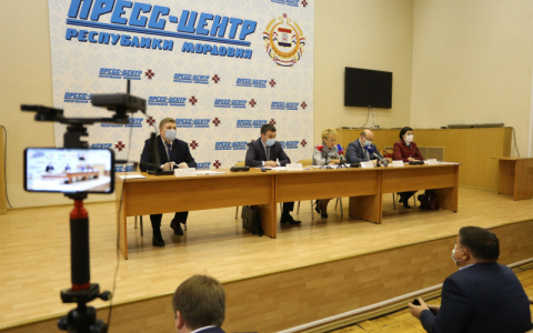 В Мордовии обсудили вопросы обязательной вакцинации и введения QR-кодов
