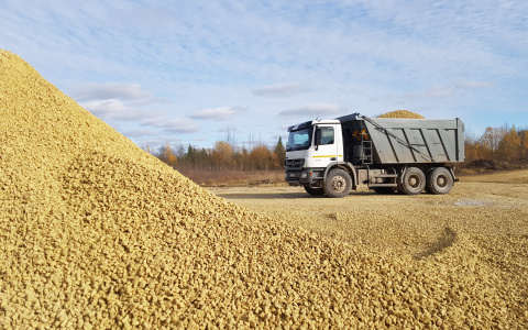 Двое дородных рабочих из Мордовии украли более 32 тонн щебня