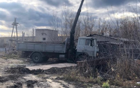 Житель Мордовии погиб от поражения током, задев стрелой манипулятора высоковольтный провод