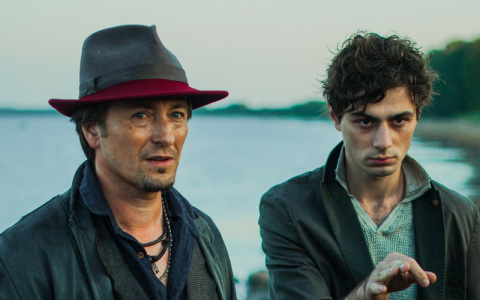 Земля в иллюминаторе, вирусный Бах и жизнь как чудо: в ноябре Wink открывает для зрителей классику в новом ракурсе