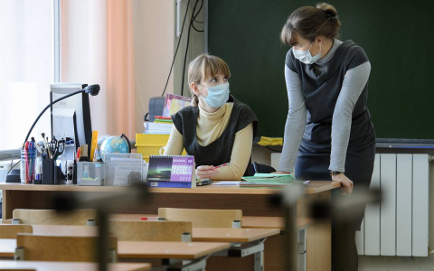 Запрет на массовые мероприятия в школах продлевается до января 2024 года
