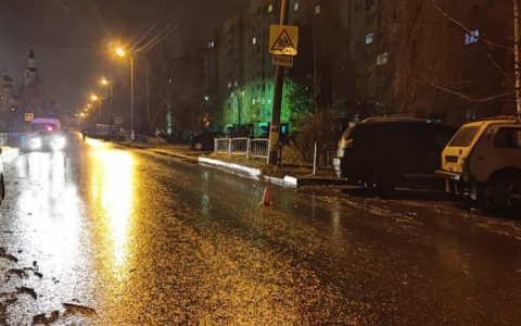 На улице Воинова в Саранске сбили молодую девушку