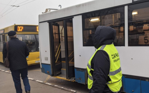 За неделю в Саранске выявили среди пассажиров более 500 нарушителей масочного режима