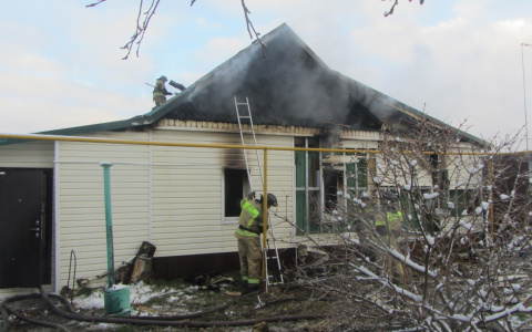 Рано утром в Мордовии горел жилой дом
