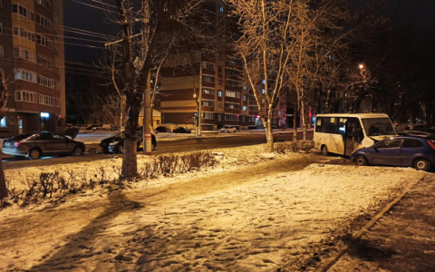 Три человека пострадали в результате массового ДТП, произошедшего на улице Гагарина в Саранске