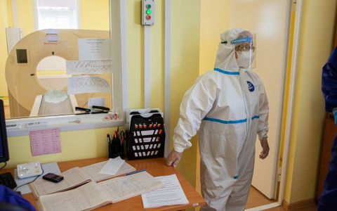 Кремль предупредил о новых волнах заболеваемости COVID-19