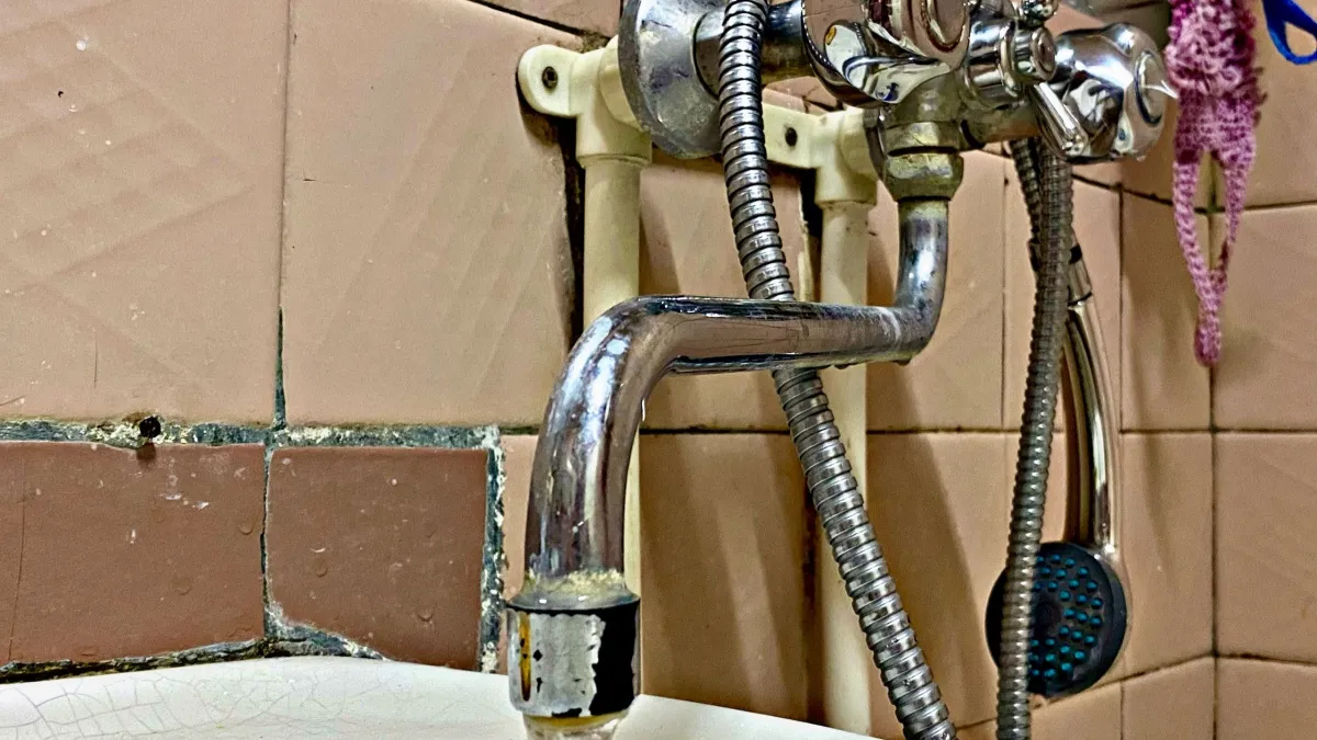 Без воды в Саранске остались дома на улице Гагарина