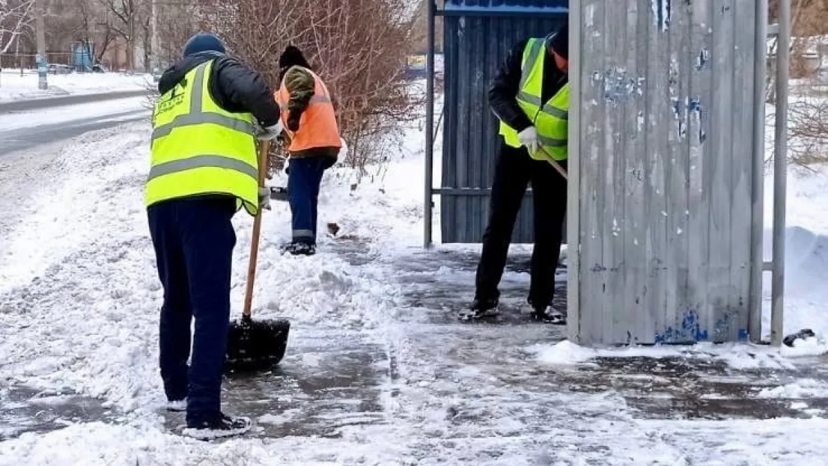 Гололед у ТЦ «Кировский» в Саранске приводит к травмам жителей