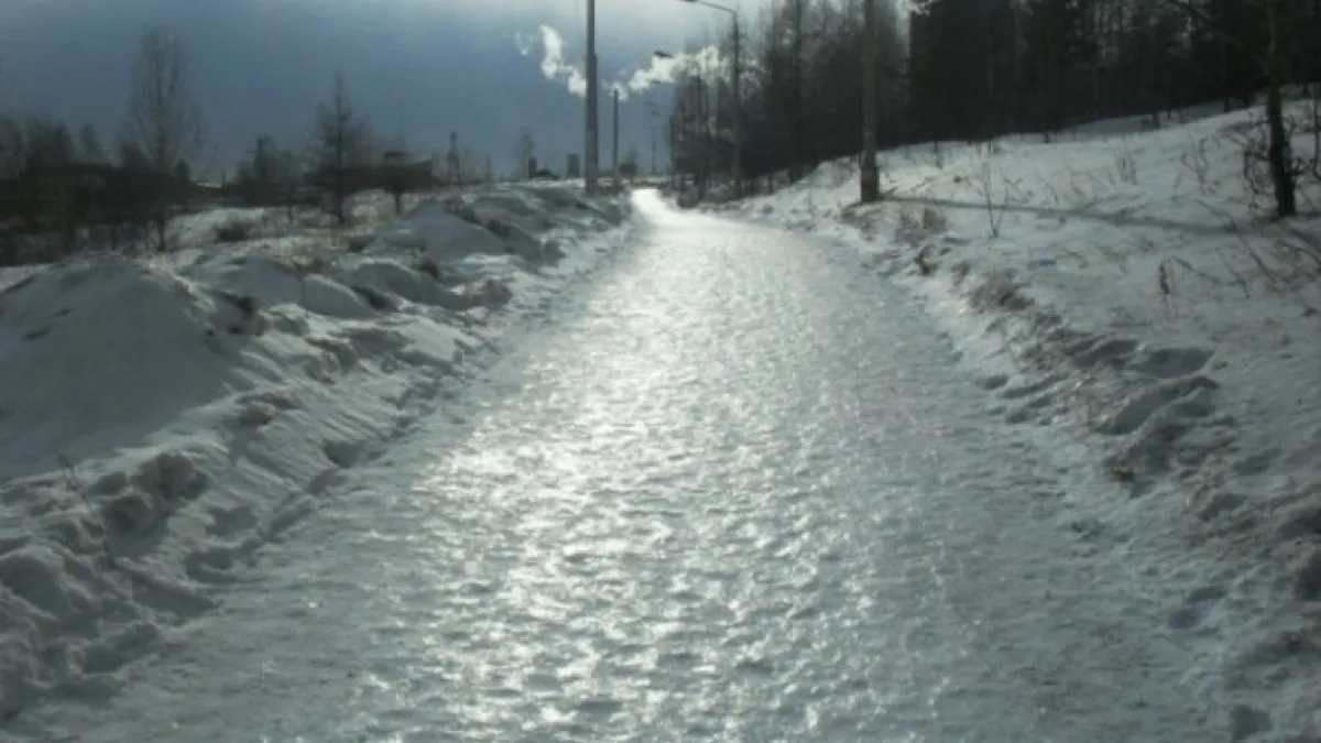 Жителей Саранска предупредили о гололедице 12 марта
