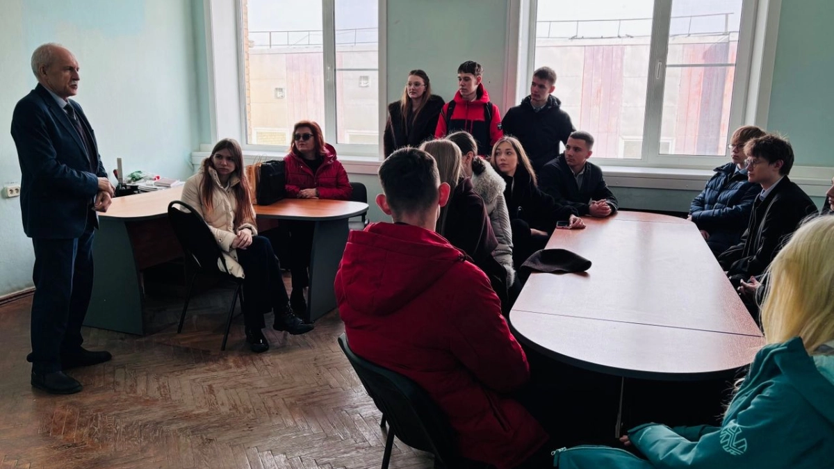 Школьники Саранска узнали, как работает завод точных приборов