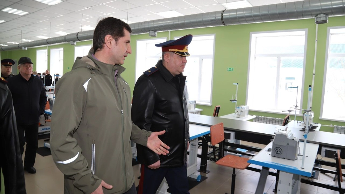 Премьер Мордовии Батыр Эмеев открыл швейный цех в исправительной колонии