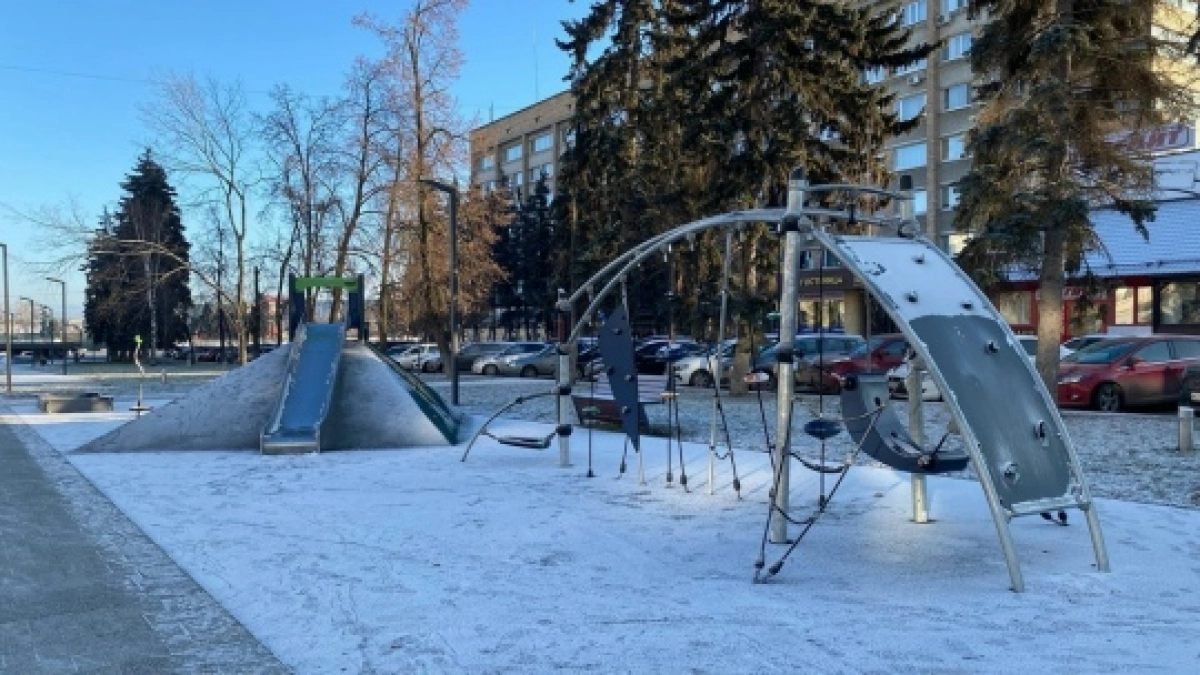 «Ребенок висел вниз головой»: в Саранске обсуждают случай в Сити-Парке