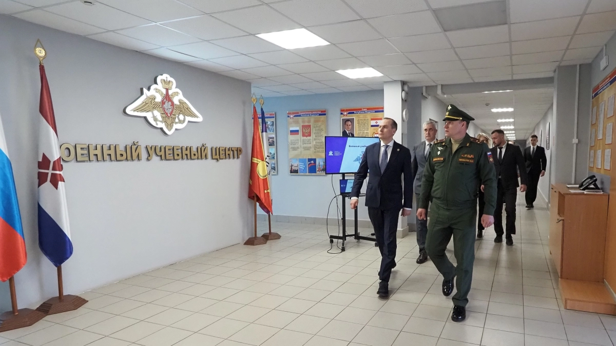 Артем Здунов осмотрел военный учебный центр МГУ