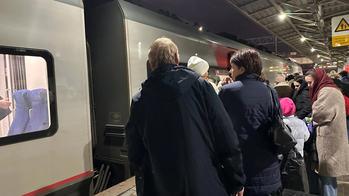 Мама из соседнего купе потребовала уступить им с ребенком место: но их высадили раньше времени – вот на чьей стороне был закон 