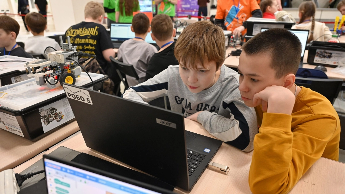 Школьники из Мордовии взяли пять призовых мест на межрегиональном фестивале «РобоМастер»