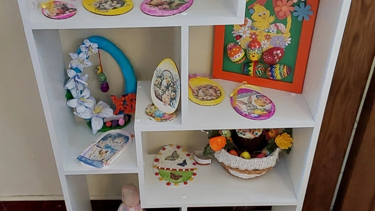 В храме святых равноапостольных Мефодия и Кирилла открылась выставка детских работ