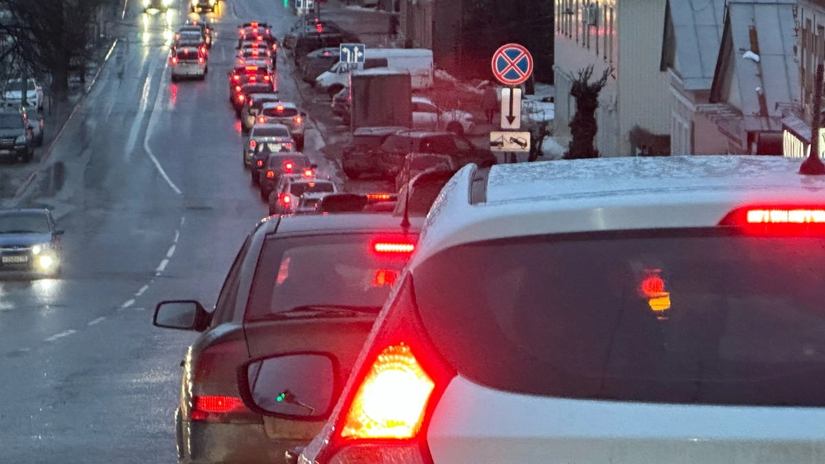 Верховный суд поставил точку в вопросе: какой поворотник включать при въезде на кольцо - правый или левый 