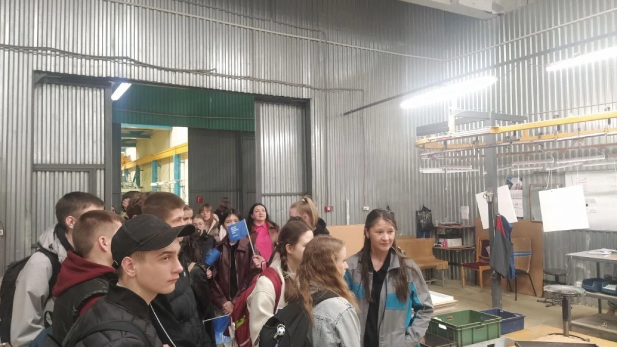 Школьник Егор Орлов хочет продолжить семейную традицию на Ардатовском светотехническом заводе