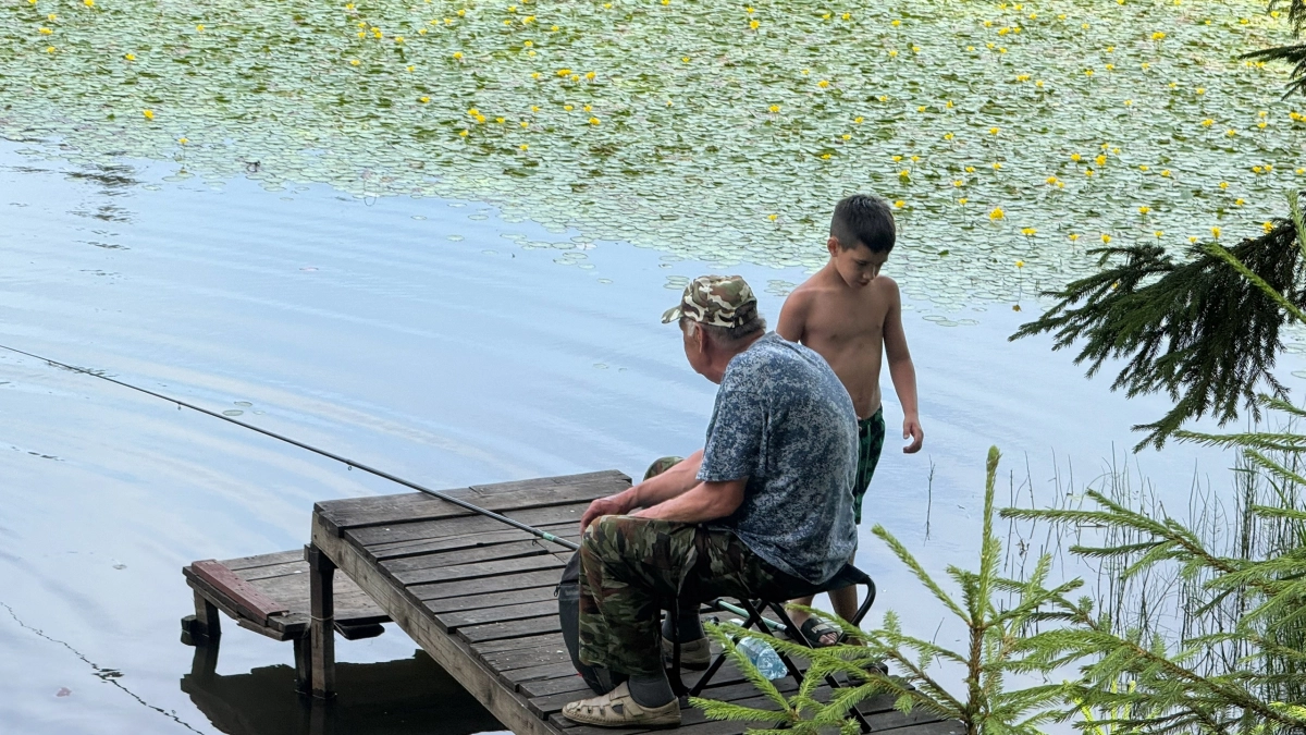 Делаю сам прикормку для рыбы: "уловистый" корм из дешевых хлопьев в 4 раза дешевле магазинной - жена не нарадуется уловам