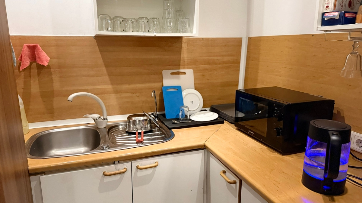 Почему в деревнях никогда не мыли посуду в гостях: должен знать каждый