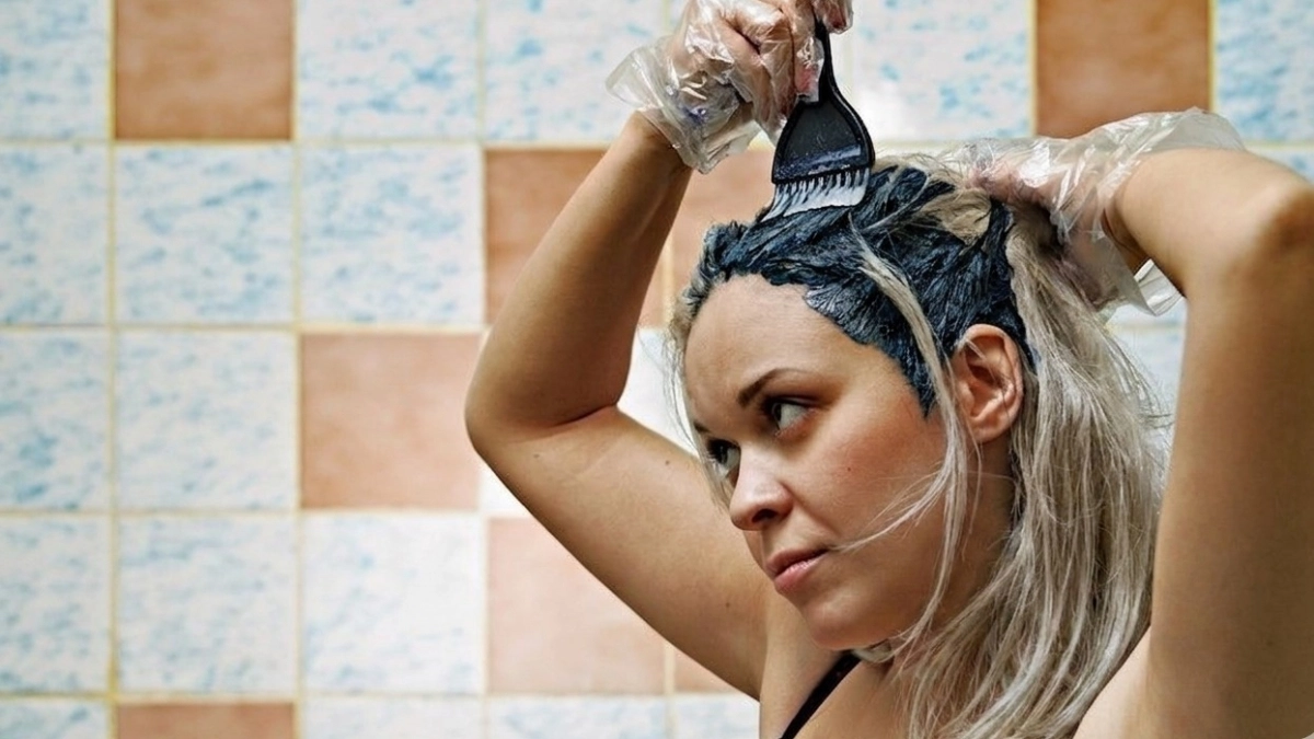 Красить волосы больше не модно: в Европе давно заменили на новый лучший тренд