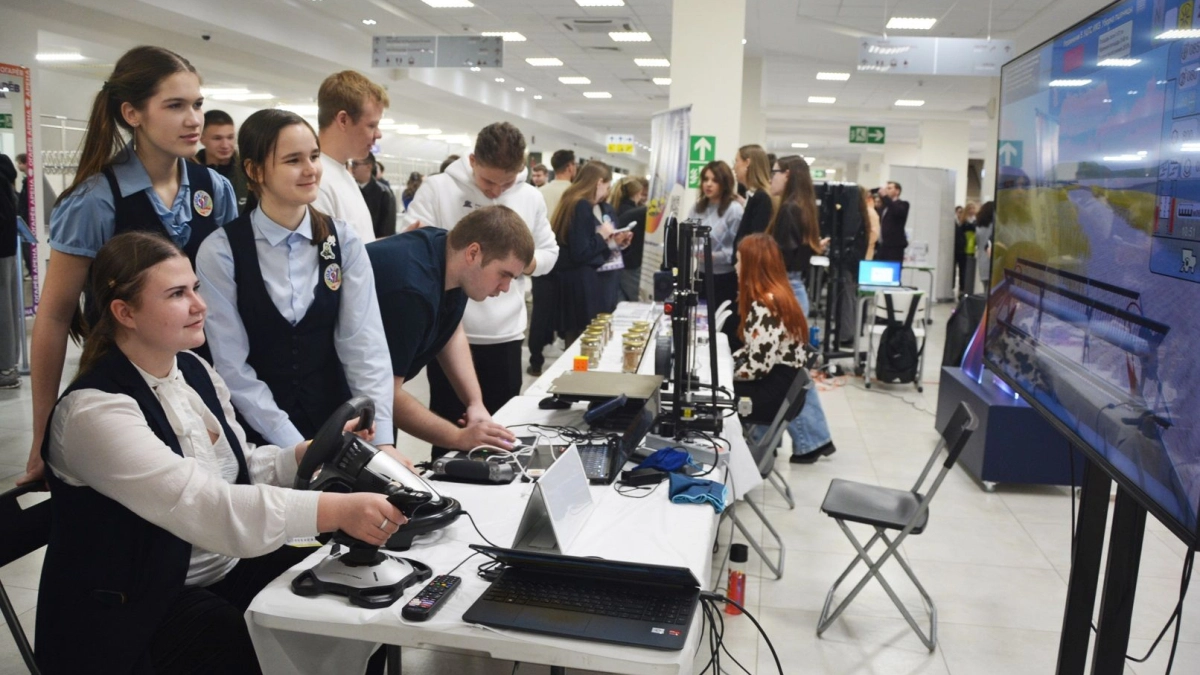 «Фестиваль профессий» в Ардатове: где школьники примеряют будущее