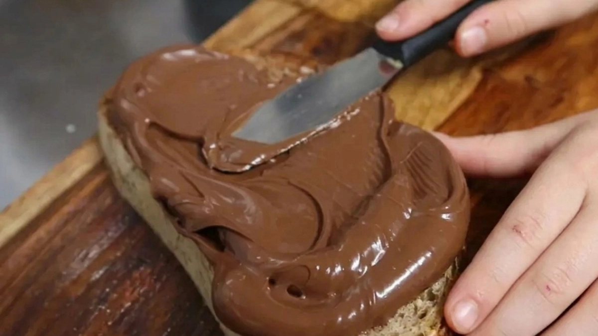 Утренний пир: шоколадная паста за 5 минут без варки — дети просыпаются сами, только чтобы намазать её на хлеб 