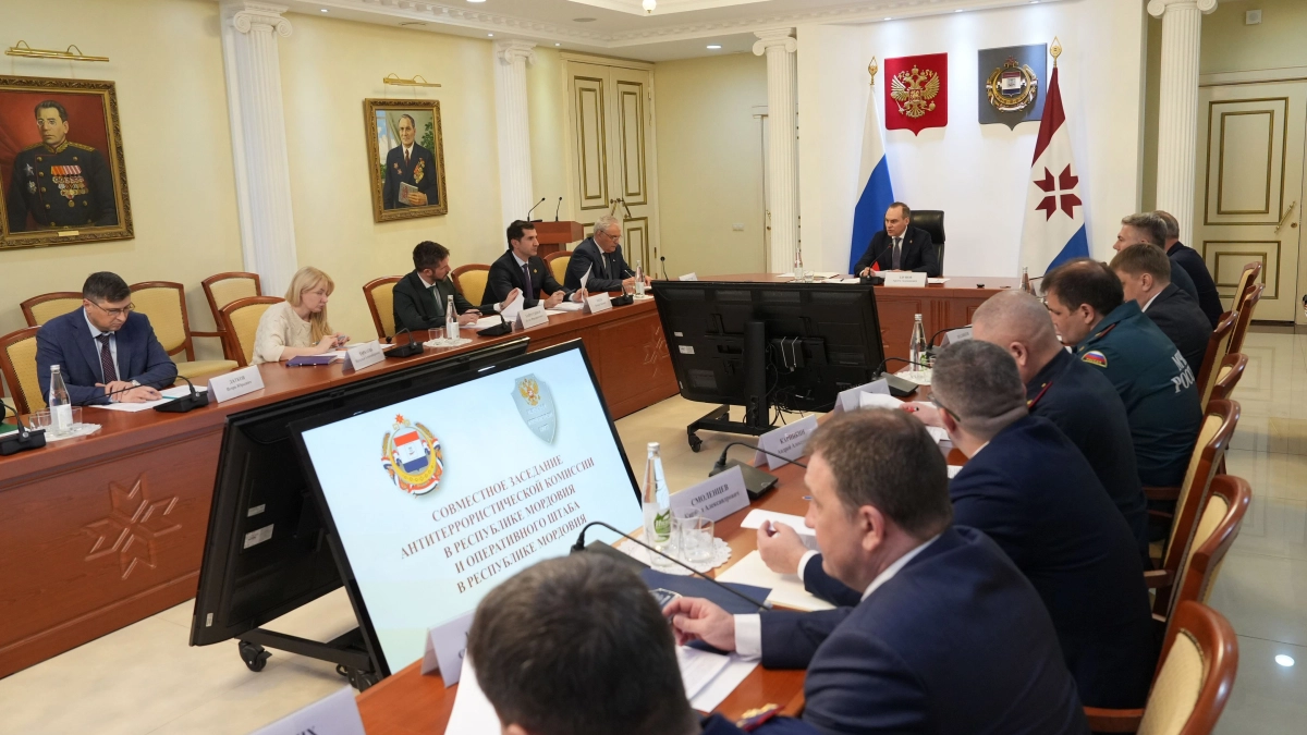 "Усиленный вариант службы": в Мордовии обсудили безопасность в период майских праздников