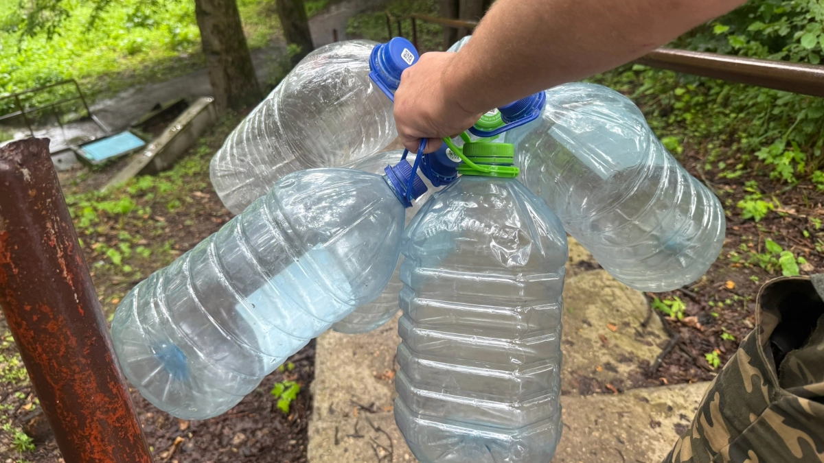 Пластиковые пятилитрушки берегу как зеницу ока: показываю, как превращаю их в полезные вещи для дома 