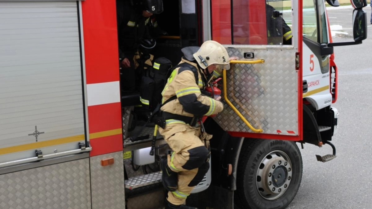 "Эвакуация людей и тушение огня": в Мордовии спасатели провели учения для готовности к ЧС