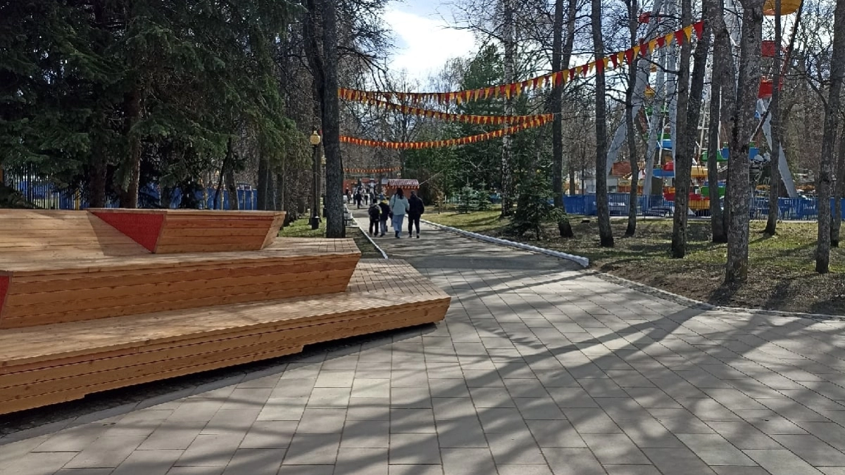 В Саранске до конца июня обработают парки и набережные от клещей и комаров