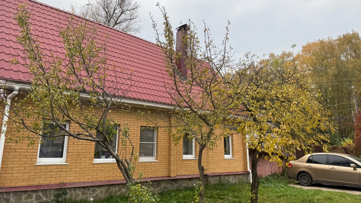 Постелил и забыл: сделал мягкую отмостку вокруг дома всего за 4000 рублей - быстро, практично и долговечно
