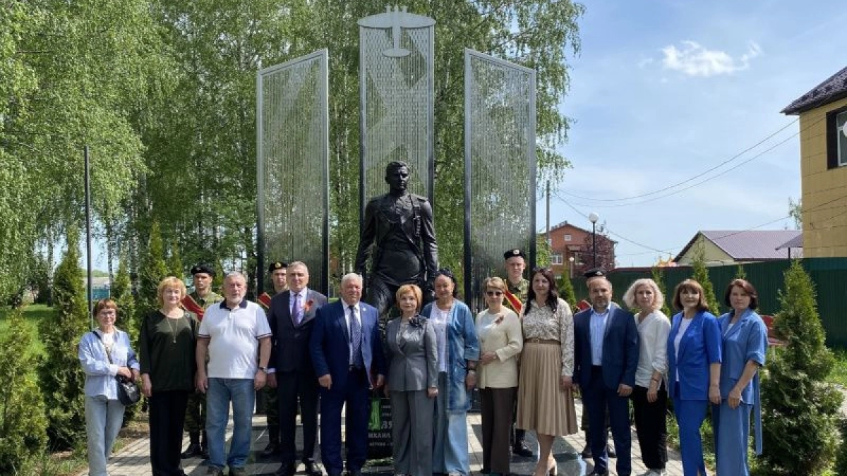 В посёлке Торбеево прошёл героико-патриотический музейно-театральный фестиваль «Крылатый человек».