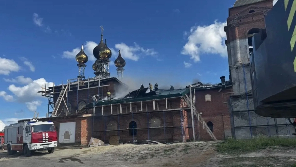 В Атяшевском районе Мордовии пожарные тушили строящийся храм
