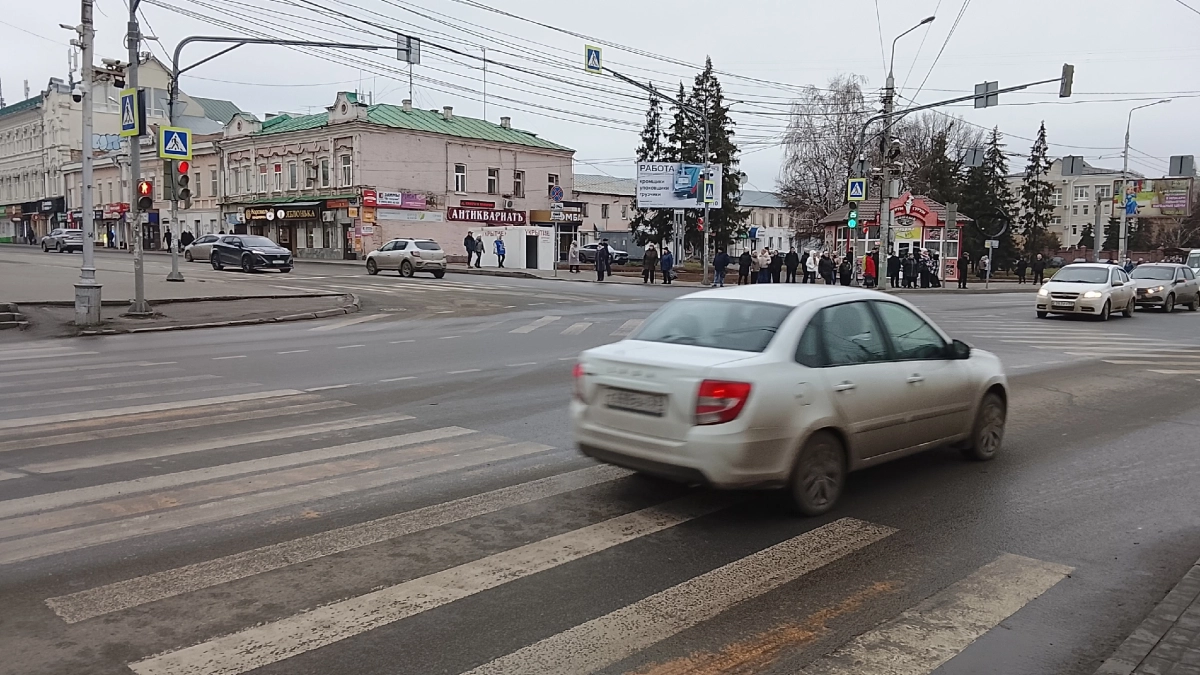 Вступить на «зебру» туже недостаточно: Верховный суд объяснил, когда водитель обязан остановиться перед переходом