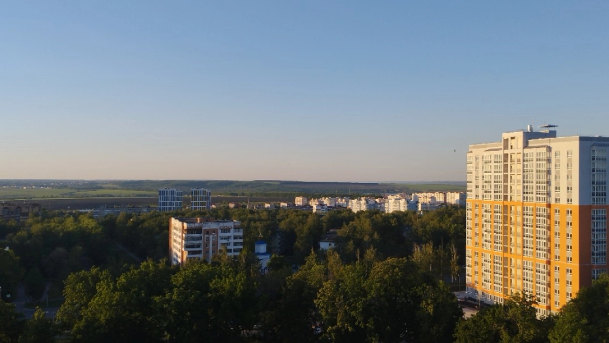 Сначала +31°, потом резкий разворот: синоптики предупредили россиян о смене погодного курса