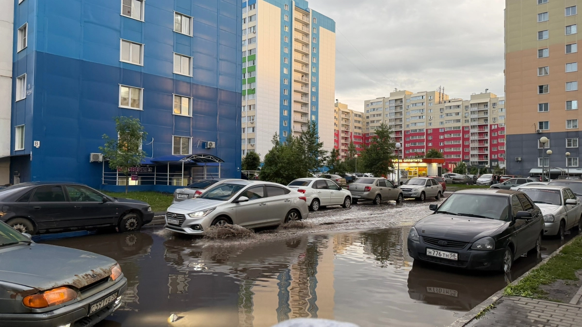 Синоптики предупредили о погодных качелях: грозы нагрянут внезапно, а температура резко изменится