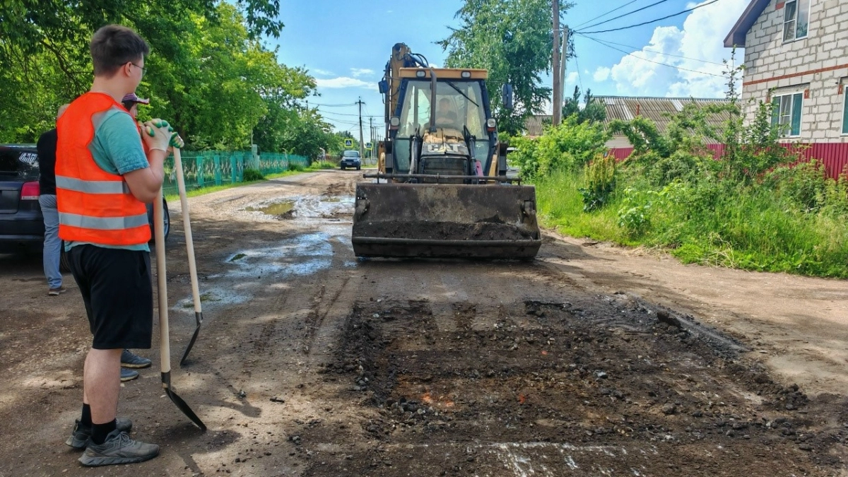 В Рузаевском районе Мордовии продолжается ямочный ремонт