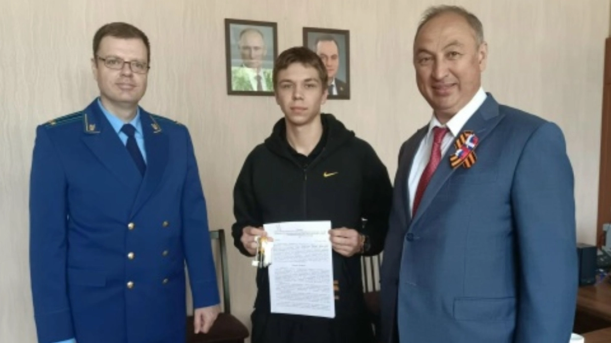 В Лямбирском районе детям-сиротам вручили ключи от новых квартир