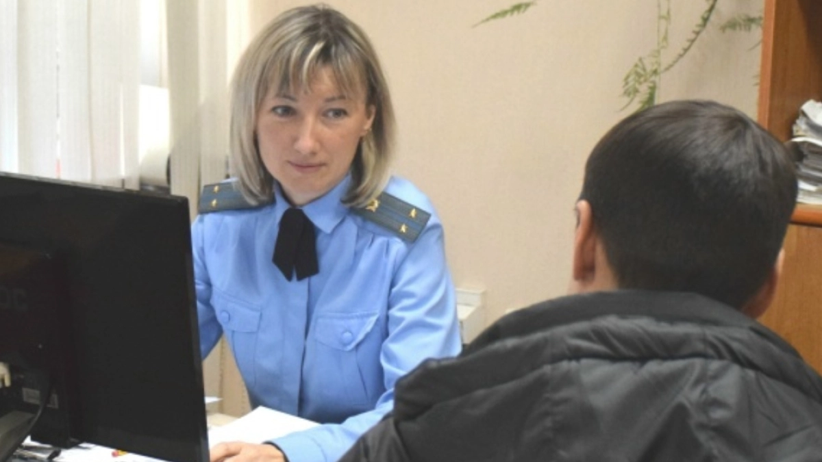 Судебные приставы помогли водителю из Большеберезниковского района получить зарплату