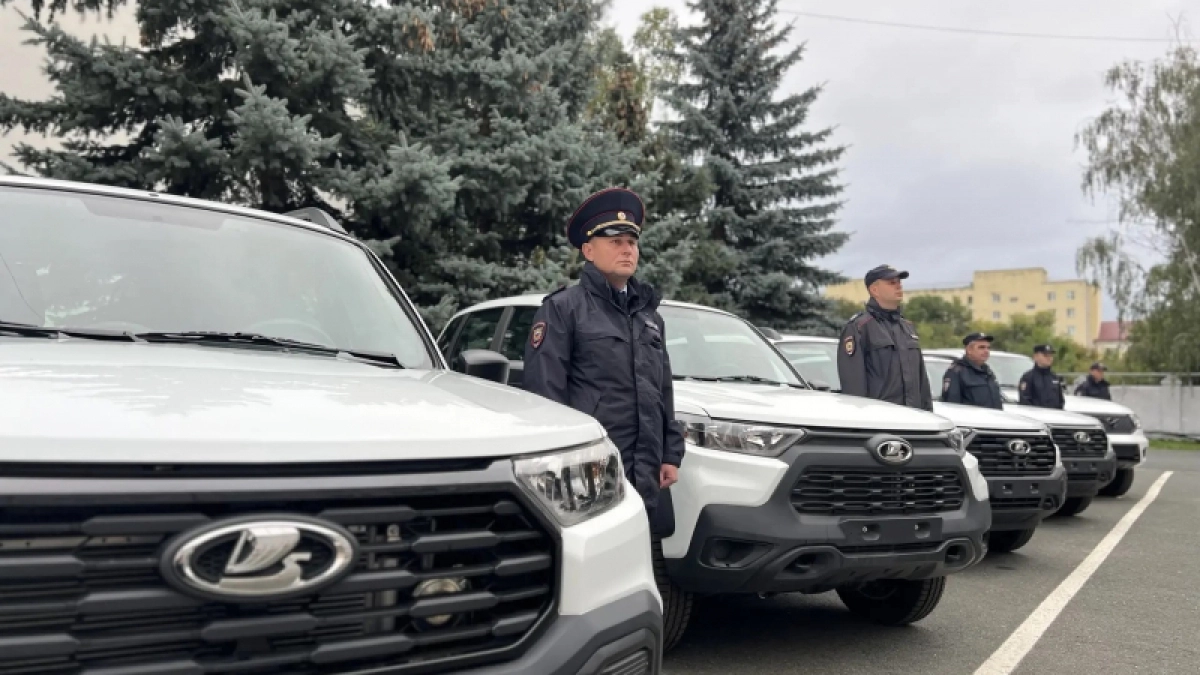 МВД Мордовии получило 12 новых автомобилей для скрытого патрулирования