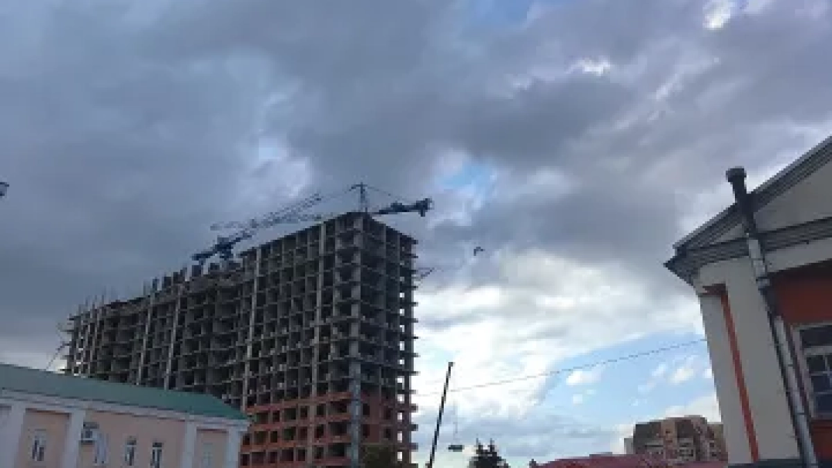 В Саранске выставили на торги гигантский самострой из 90-х